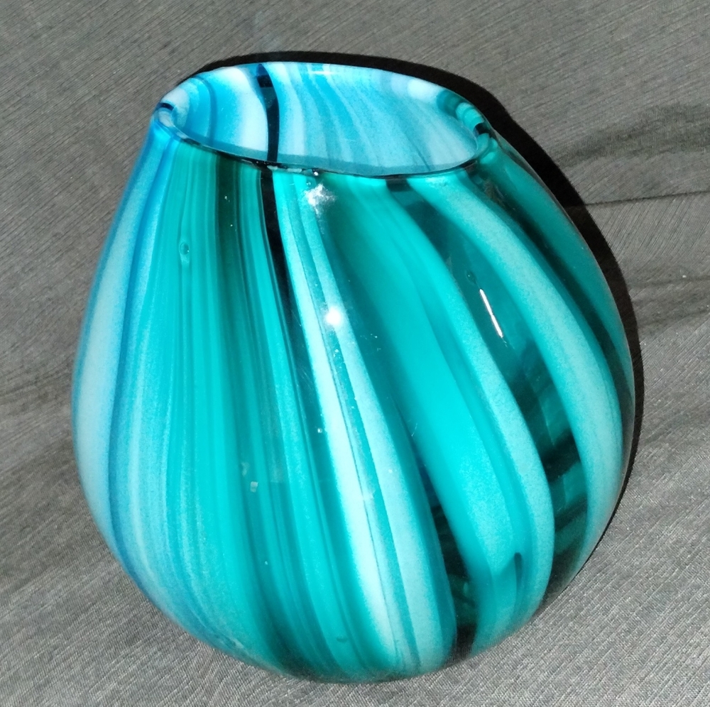 Antheopologie Tonal Lilith Glass Vase ~ Sold Out At Anthropologie, Stunning!